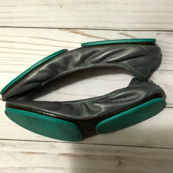 tieks| Metallic Grey Pewter Ballet Italian Leather Flats Sz 8 Comfort Travel - Picture 5 of 12